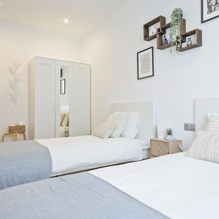 Ola Living Consell De Cent Apartment Barcelona Bagian luar foto